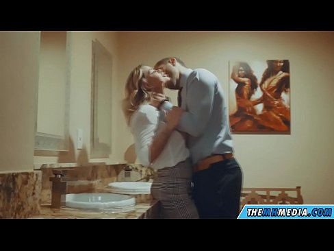 ❤️ Uma blonde obugaxayo ekuyenga endlini yangasese yomphakathi ☑ kithi zu.xxxpornolive.ru ❤